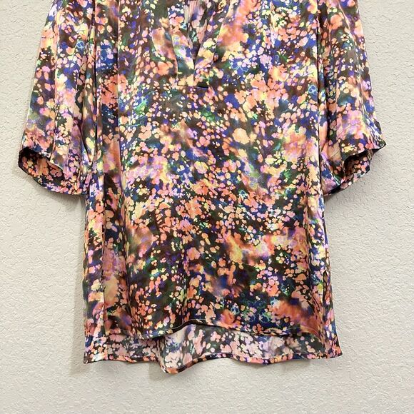 GINGER & SMART Dream State Silk Blouse V-Neck in Multi Abstract Print - Picture 3 of 9
